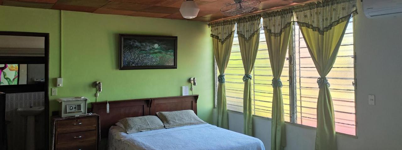 סאן סלבדור Hotel Oasis מראה חיצוני תמונה