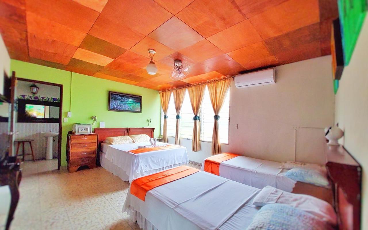 סאן סלבדור Hotel Oasis מראה חיצוני תמונה