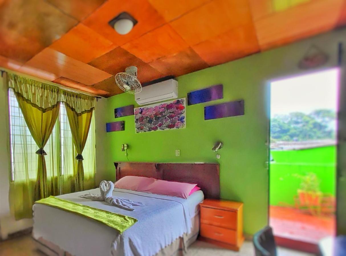 סאן סלבדור Hotel Oasis מראה חיצוני תמונה