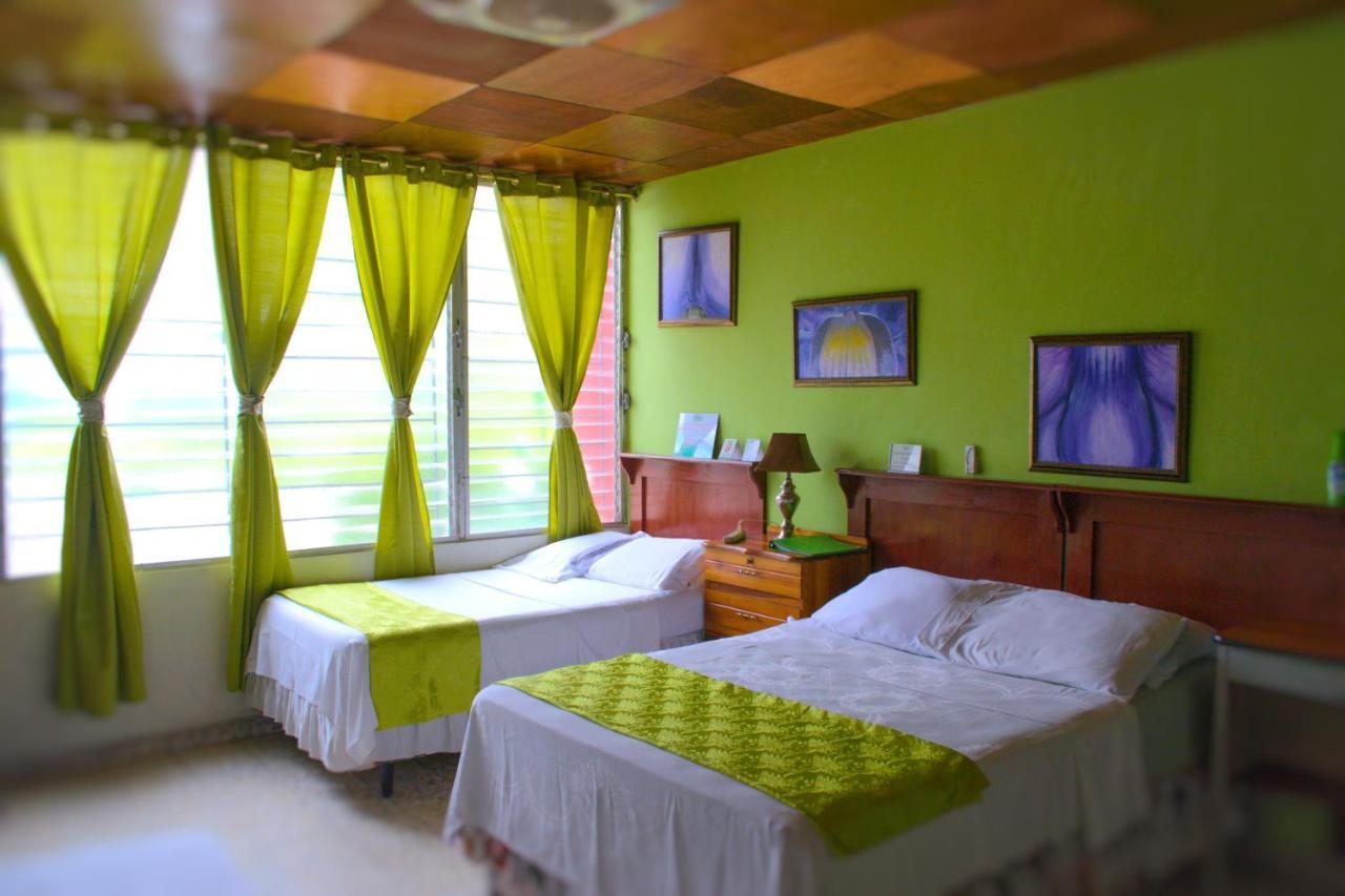 סאן סלבדור Hotel Oasis מראה חיצוני תמונה
