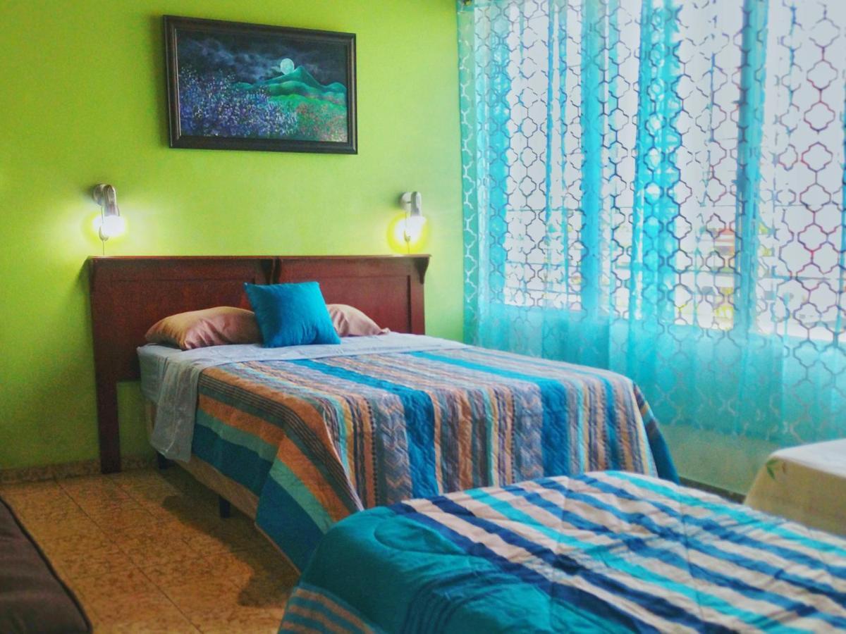 סאן סלבדור Hotel Oasis מראה חיצוני תמונה